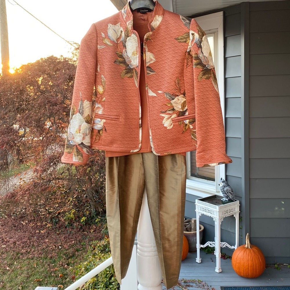 Ellen Tracy made exclusively for Neiman Marcus, coral & gold pantsuit. Size 2.